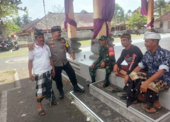 Jelang Pemilu 2024, Bhabinkamtibmas dan Babinsa Sambangi Warga Ingatkan Tak Mudah Percaya Berita Hoax