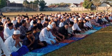 Warga Muhammadiyah Muncar Gelar Sholat Idul Adha 1444H/2023M di Taman Suropati