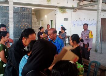 Kegiatan Pasar Murah Desa Pidpid Kecamatan Abang, Bhabinkamtibmas Lakukan Pengamanan