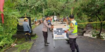 Dampak Hujan Lebat Memicu Kerusakan Jembatan Penghubung Desa Sidemen Menuju Desa Sangkan Gunung