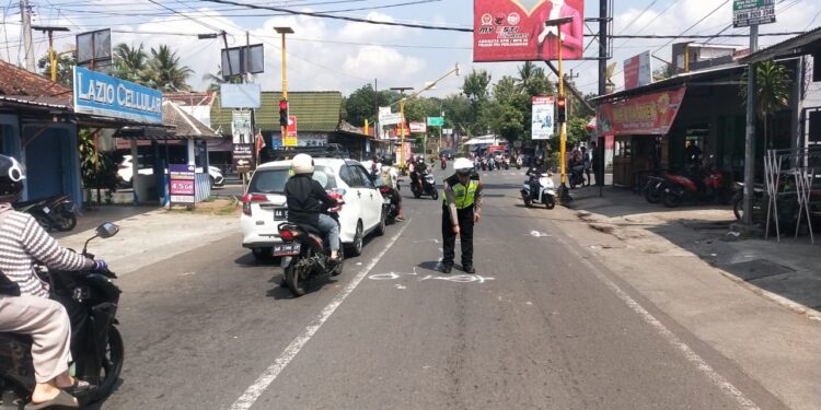 Kecelakaan Lalu Lintas di Kalibawang Dua Orang Ibu – ibu Alami Patah Tulang