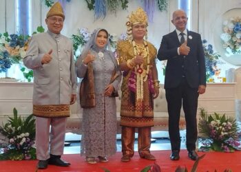 Karangan Bunga dari Jokowi, Panglima TNI, Hingga Kapolri Hiasi Acara Resepsi Putra Pertama Wilson Lalengke