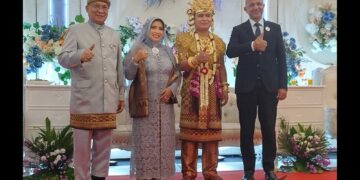 Karangan Bunga dari Jokowi, Panglima TNI, Hingga Kapolri Hiasi Acara Resepsi Putra Pertama Wilson Lalengke