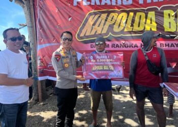 Kapolda Bali Hadiri Lomba Perahu Tradisional Kapolda Bali Cup
