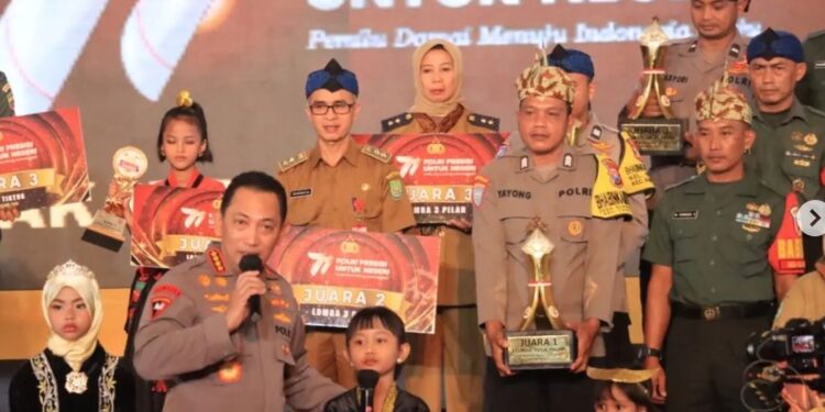 Bersama Kapolri, Kapolres Metro Tangerang Kota Hadiri Awarding Day di Hari Bhayangkara Ke 77