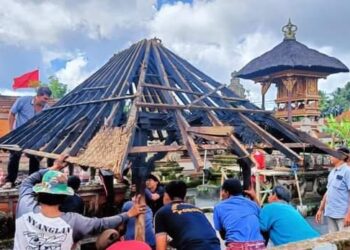 Wabup Kasta Tinjau Warga Korban Kebakaran