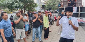 Ratusan Warga   Gerudug Kantor Camat Srono dan Kantor Desa Rejoagung, Eh Ternyata Ini Tuntutannya…!