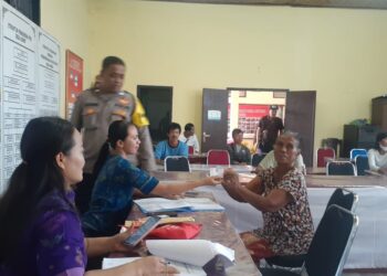 Bhabinkamtibmas Suwat Pendampingan Penyaluran BLT Dana Desa Periode Bulan Juli 2023