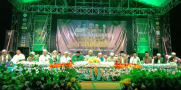 Spektakuler..! Ribuan Jama’ah’ Hadir di Acara Pemuda Rejoagung Bersholawat Bersama Gus Azmi