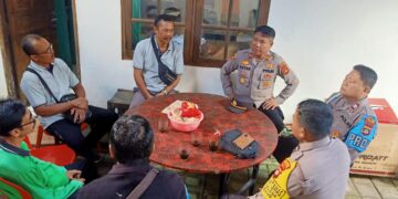 Program Jumat Curhat Polsek Abang Sambangi Kantor Desa Tri Buana