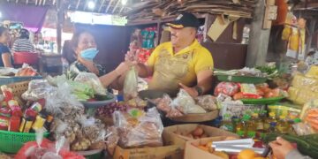 Jelang Galungan, Bhabin Singakerta Cek Harga Dan Ketersediaan Stock Sembako