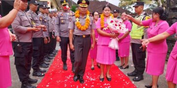 Kapolsek Rendang Gelar Acara Pelepasan Waka Polsek Rendang yang Memasuki Masa Purna Bhakti