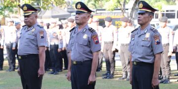 Kapolres Kendal Pimpin Upacara Kenaikan Pangkat Pengabdian Tiga Anggotanya