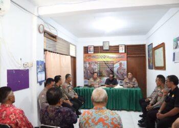 Minggu Kasih, Kapolres Gianyar Kunjungi Gereja Ebenhaizer