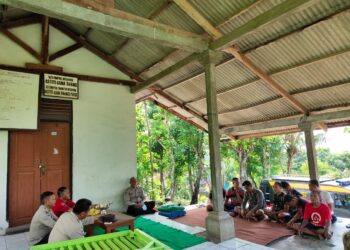 Minggu Kasih, Sat Binmas Kunjungi Kelompok Nelayan Segara Madu BD Belubuh Desa Seraya