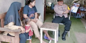 Bhabinkamtibmas Singakerta Sambangi Warga dan Sosialisasikan Aplikasi Super APP Presisi Polri