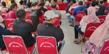 Sembari Bagikan Insentif RT/RW, Ini Himbauan yang di Sampaikan Kades Wonosobo