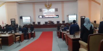 Rapat Paripurna DPRD Sampang Bersama Bupati Mendengarkan Pidato Kenegaraan Presiden Dalam Rangka HUT Ke-78 Kemerdekaan RI