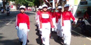 SDN 2 Pakis Ikut Lomba Gerak Jalan Dengan Kostum Merah Putih Memeriahkan HUT RI Ke-78