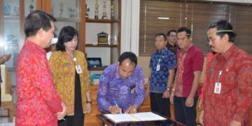 Satu-satunya di Bali ! Sudah Diberhentikan, Bupati Klungkung Masih Gemar Mutasi Pejabat