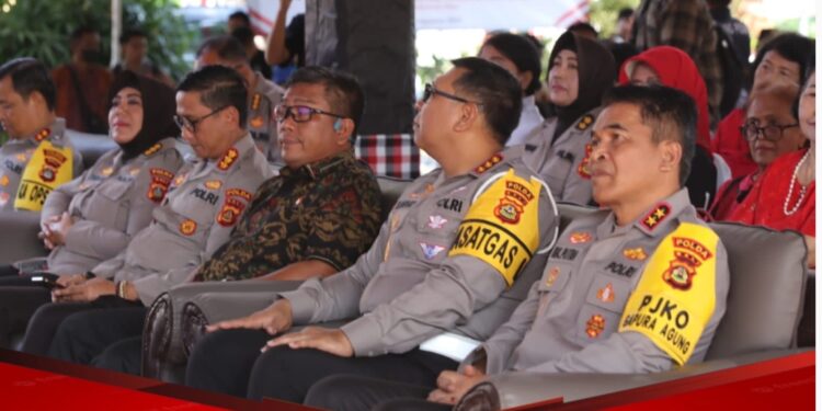 Polda Bali Adakan Vaksin Gratis Dalam Rangka Hari Jadi Polwan Ke-75 dan Hari Kesatuan Gerak Bhayangkari Ke-71