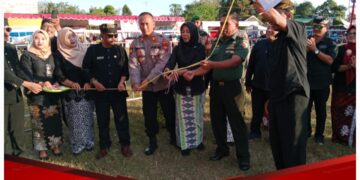 Expo 2023 Kecamatan Srono Resmi di Buka oleh Camat di Tandai dengan Gunting Pita