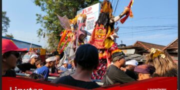Lestarikan Adat Budaya, Pemerintah Desa Kebaman Gelar Pawai Budaya di HUT Kemerdekaan RI ke-78