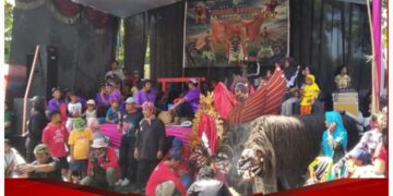 Grup Muncul Budoyo Barongan, Tampil di Lapangan Volli Dusun Watu Ulo