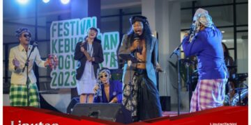 Poem Bengsin Seni Unik yang Menggetarkan Hati Kota Jogjakarta