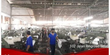 Diduga Konsleting Listrik, Jalur B Perusahaan Tekstil PT. Samitex Terbakar