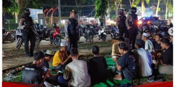 Personil Sat Samapta Polres Tanah Laut Melaksanakan Patroli Dialogis Bersama Kawula Muda