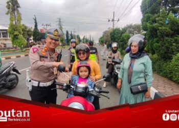 Gelar Sosialisasi Tertib Lalu Lintas, Satlantas Wonosobo Bagi-Bagi Hadiah Guna Pengguna Jalan yang Tertib