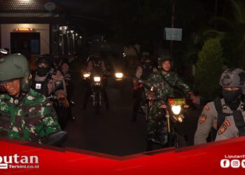Cipta Kondisi Kamtibmas Menjelang Pemilu 2024, Polres Sampang Gelar Patroli Skala Besar