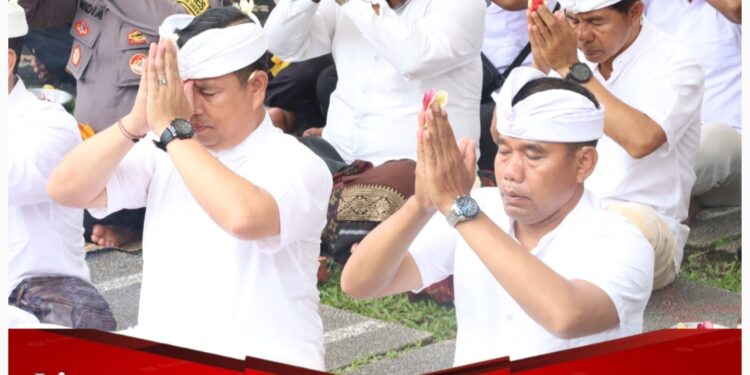 Polres Gianyar Laksanakan Sembahyang Bersama Dalam Rangka Hari Raya Saraswati