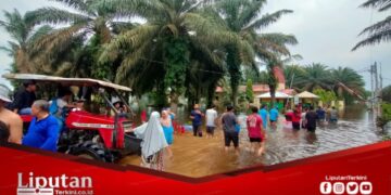 Bupati Labuhanbatu Turun Langsung Temui Warga Terdampak Banjir di Kecamatan Bilah Hilir dan Panai Tengah