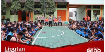 Kapolres Salatiga Lakukan Bimbingan dan Penyuluhan Antisipasi Kenakalan Remaja Selama Ramadhan di SMK Saraswati
