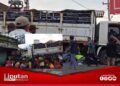 Rem Blong, Truck Tronton Muatan Galon Air Melindas Pengguna Jalan di Pasar Kertek