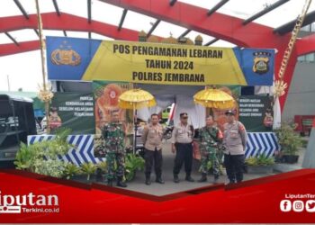 Anggota Kodim 1617/Jembrana  Bersinergi Berikan Pengamanan dan Pelayanan di Pos Arus Mudik 2024