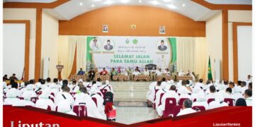 Plt. Bupati Hj. Ellya Rosa Siregar Lepas Keberangkatan Jamaah Calon Haji Kloter 13 Embarkasi Medan