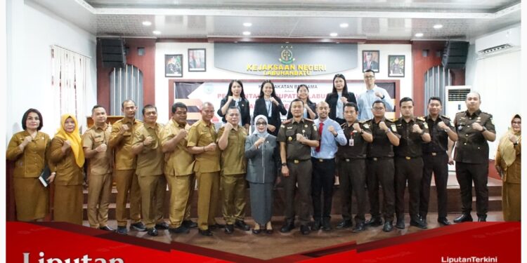 Perkuat Silaturahmi, Plt. Bupati Tandatangani Kesepakatan Bersama Dengan Kejaksaan Negeri Rantauprapat