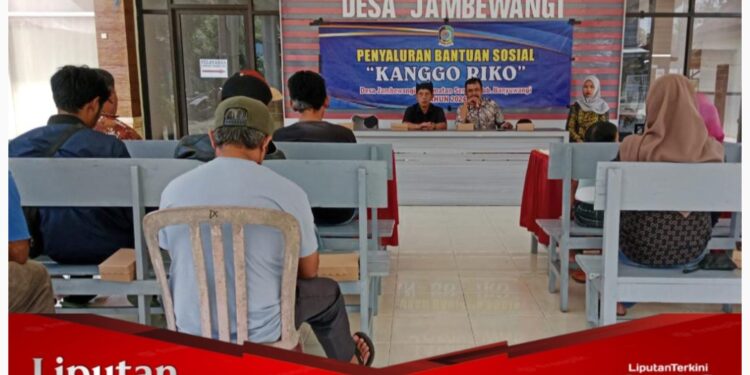 Pemdes Jambewangi Salurkan Bansos Program Kanggo Riko Kepada 10 KPM