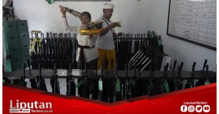 Alutsista Korem 163/Wira Satya di Upakarai di Hari Raya Tumpek Landep