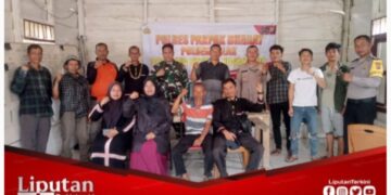 Sinergitas TNI – Polri dan Forkopimka, Kapolsek Salak Laksanakan Pojok Pemilu