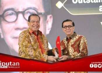 Menkumham Yasonna Laoly Raih Penghargaan Bergengsi CNN Indonesia Awards 2024