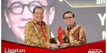 Menkumham Yasonna Laoly Raih Penghargaan Bergengsi CNN Indonesia Awards 2024