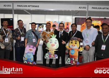 Didampingi Ketua Umum APTIKNAS, Fadli Zon Kunjungi  Indonesia Digital Technology Expo  2024