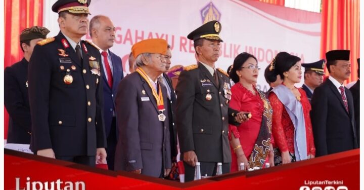 Danrem 163/WSA Hadiri Upacara Peringatan Detik-detik Proklamasi Kemerdekaan RI ke-79 di Lapangan Niti Mandala Renon