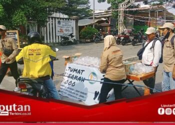 Memaknai Hari Jum’at Berbagi : Pokjawarkotu Memulai Program Jum’at Berkah 2000 di Kotatua