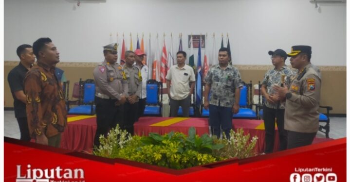 Jelang Pendaftaran Calon Bupati, Kapolres Sampang Datangi Kantor KPU Sampang