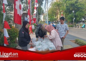 Jum’at Berkah 2000 : Pokjawarkotu Kembali Berbagi di Kecamatan Tamansari